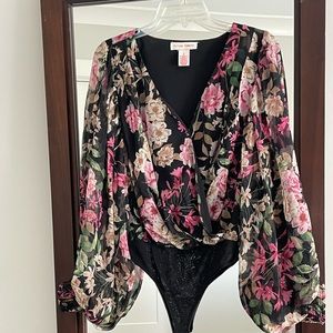 Flying Tomato Blouse